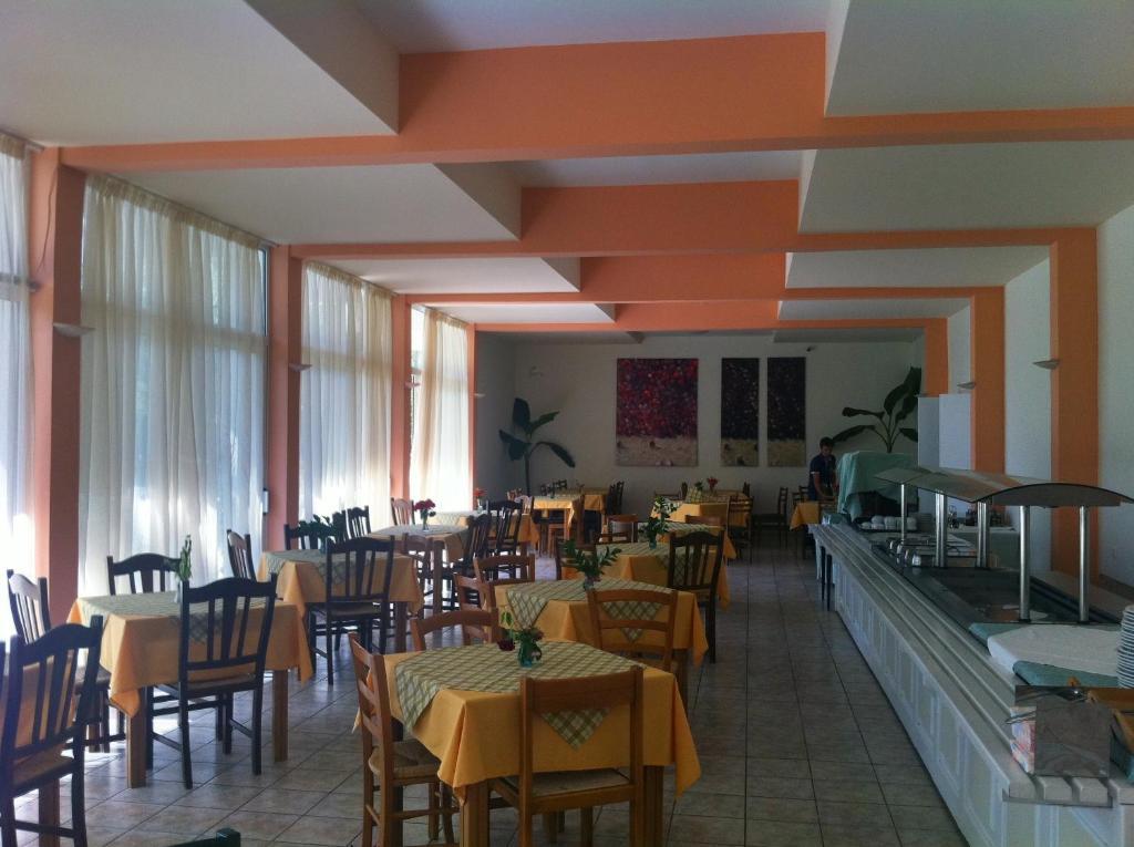 Hotel Ipsos Beach Hotel 3*