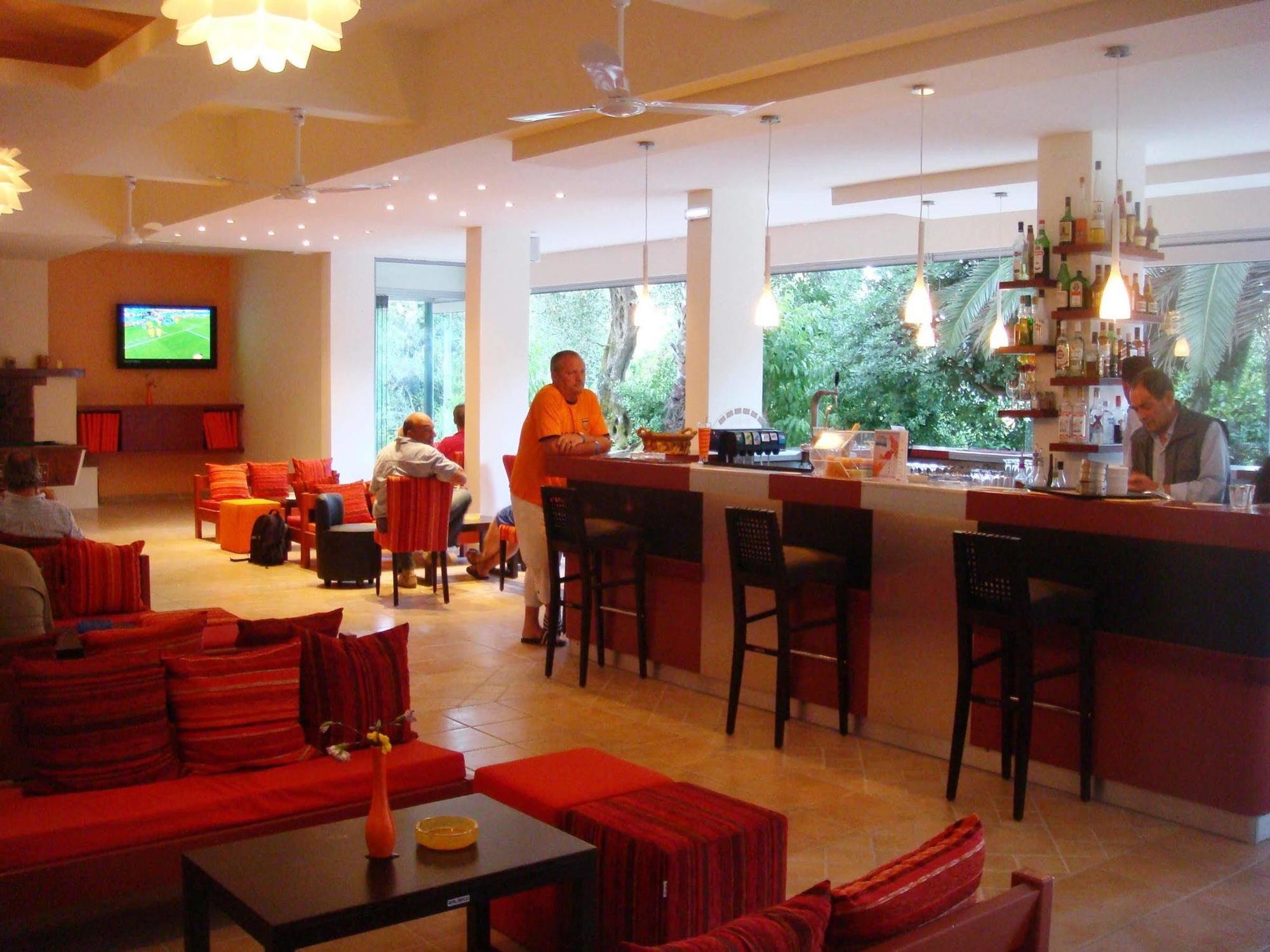 Ipsos Beach Hotel 3* Ipsos