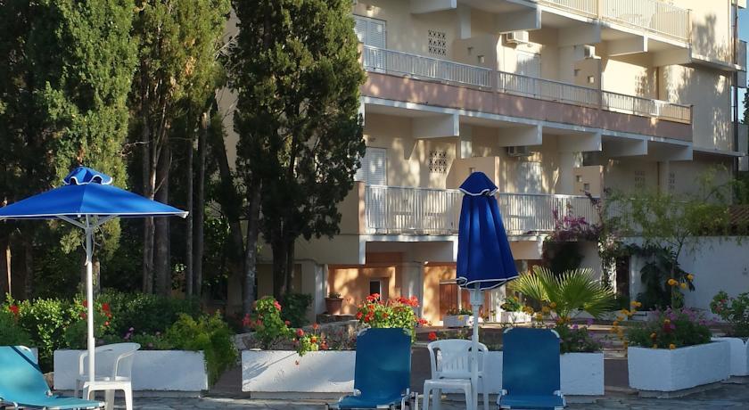 Ipsos Beach Hotel 3* Ipsos